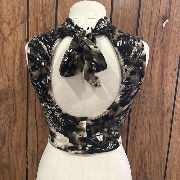 Sleeveless Crop Tiger Print Casual open back Party Wear Top women’s Sz M - Picture 3 of 3